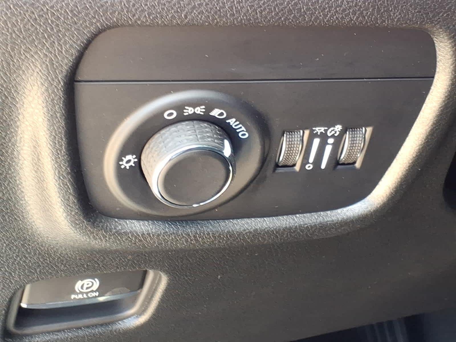 2026 Jeep Grand Cherokee GRAND CHEROKEE LAREDO 4X4
