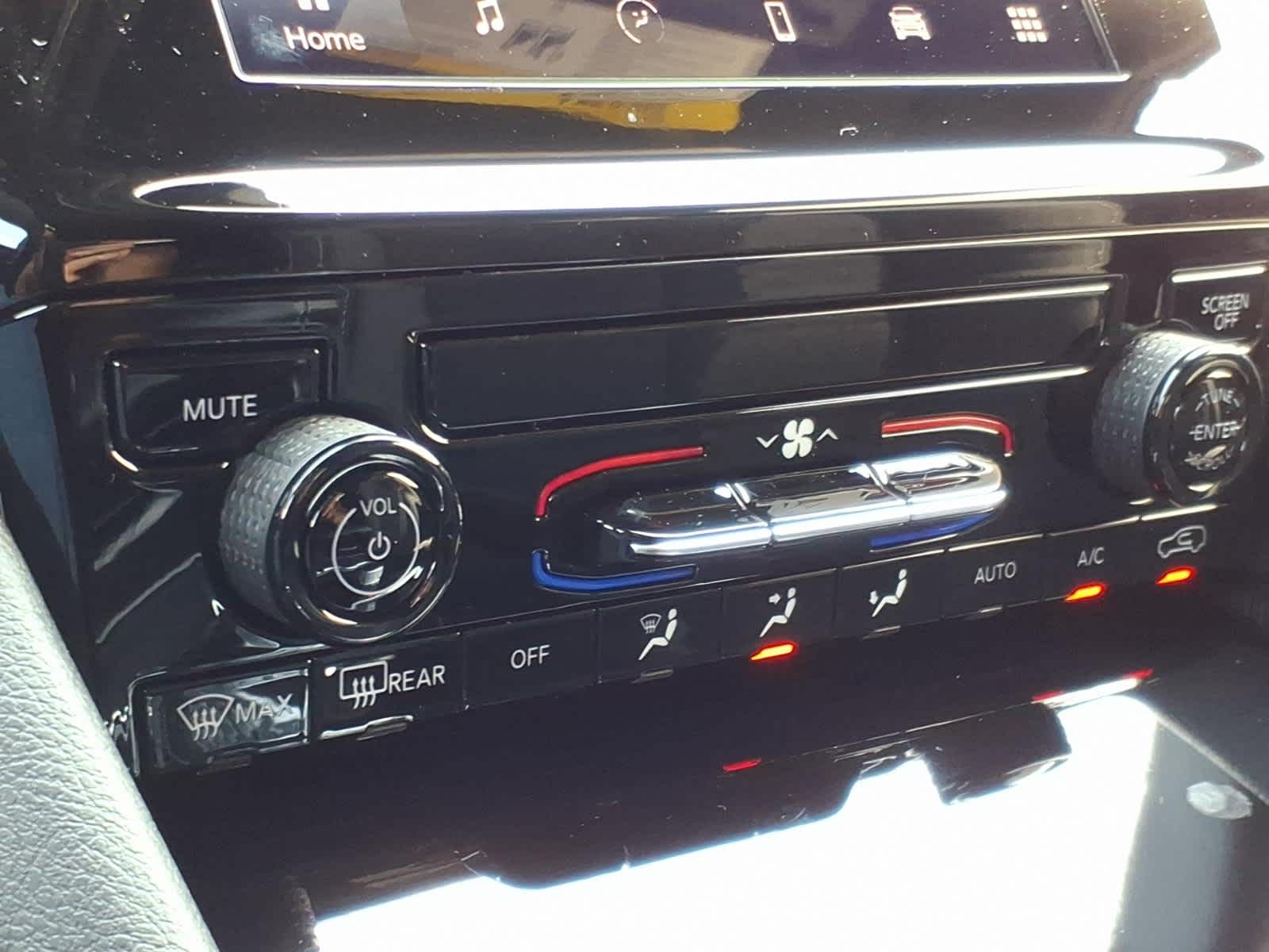 2026 Jeep Grand Cherokee GRAND CHEROKEE LAREDO 4X4
