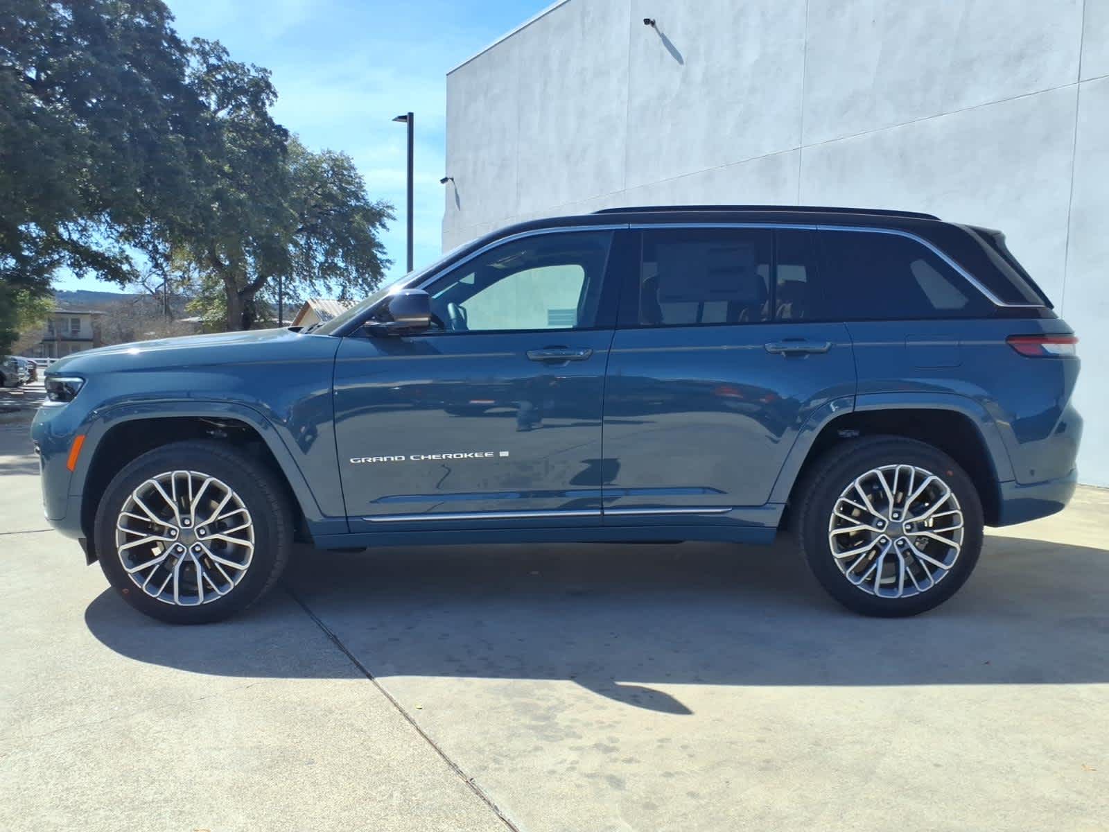 2026 Jeep Grand Cherokee GRAND CHEROKEE SUMMIT 4X4