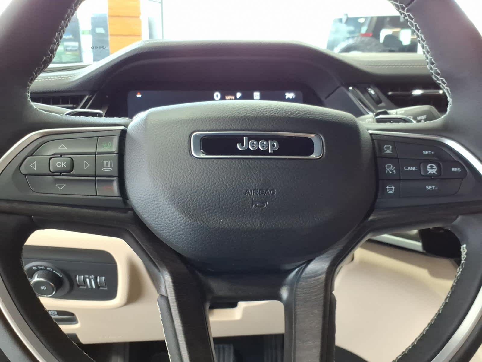 2026 Jeep Grand Cherokee GRAND CHEROKEE L LIMITED 4X4