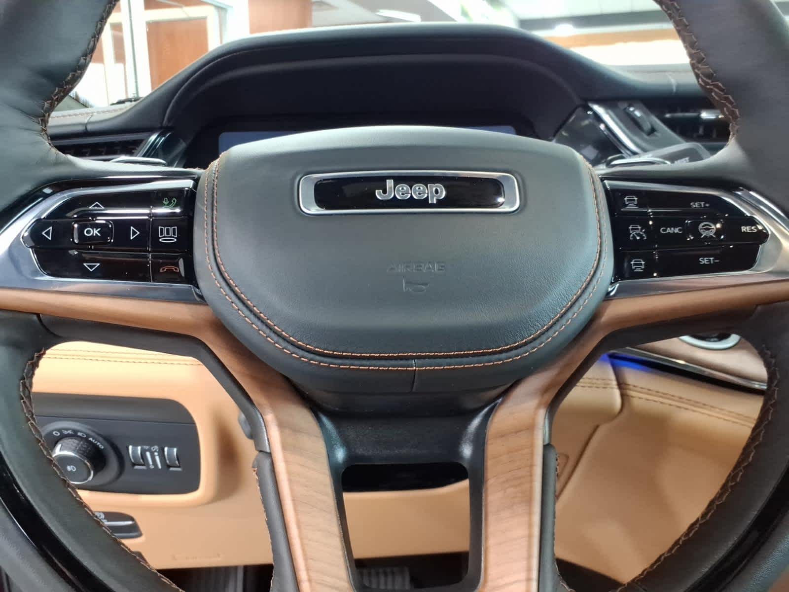 2025 Jeep Grand Cherokee GRAND CHEROKEE L SUMMIT RESERVE 4X4
