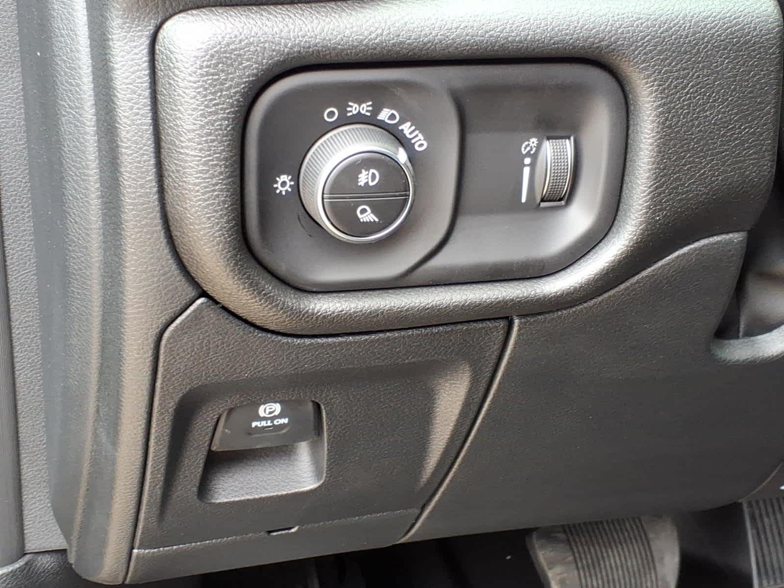 2026 RAM Ram 1500 RAM 1500 WARLOCK CREW CAB 4X4 5'7' BOX