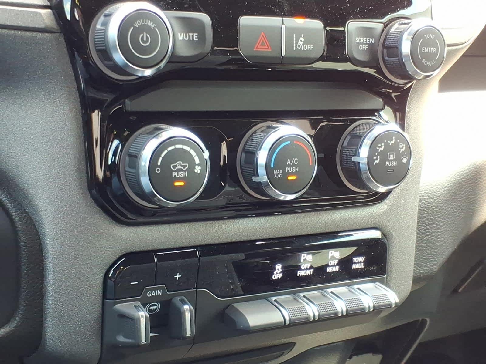 2026 RAM Ram 1500 RAM 1500 WARLOCK CREW CAB 4X4 5'7' BOX