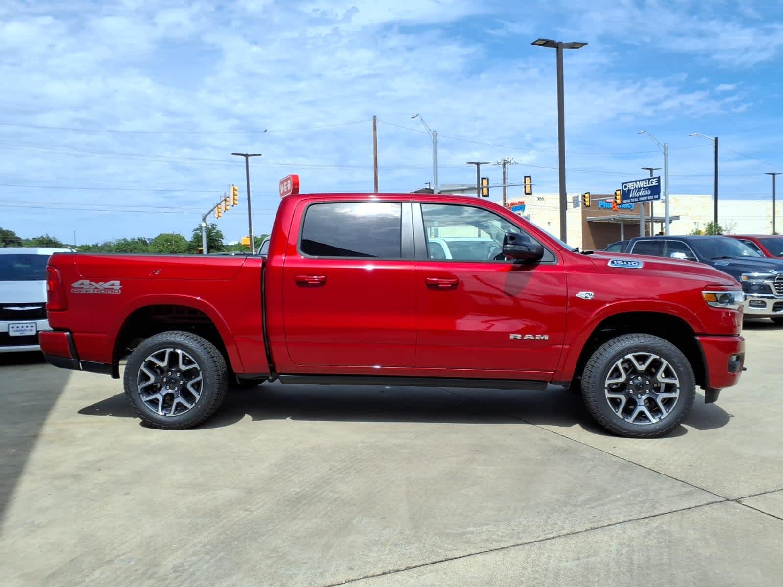 2026 RAM Ram 1500 RAM 1500 LARAMIE CREW CAB 4X4 5'7' BOX