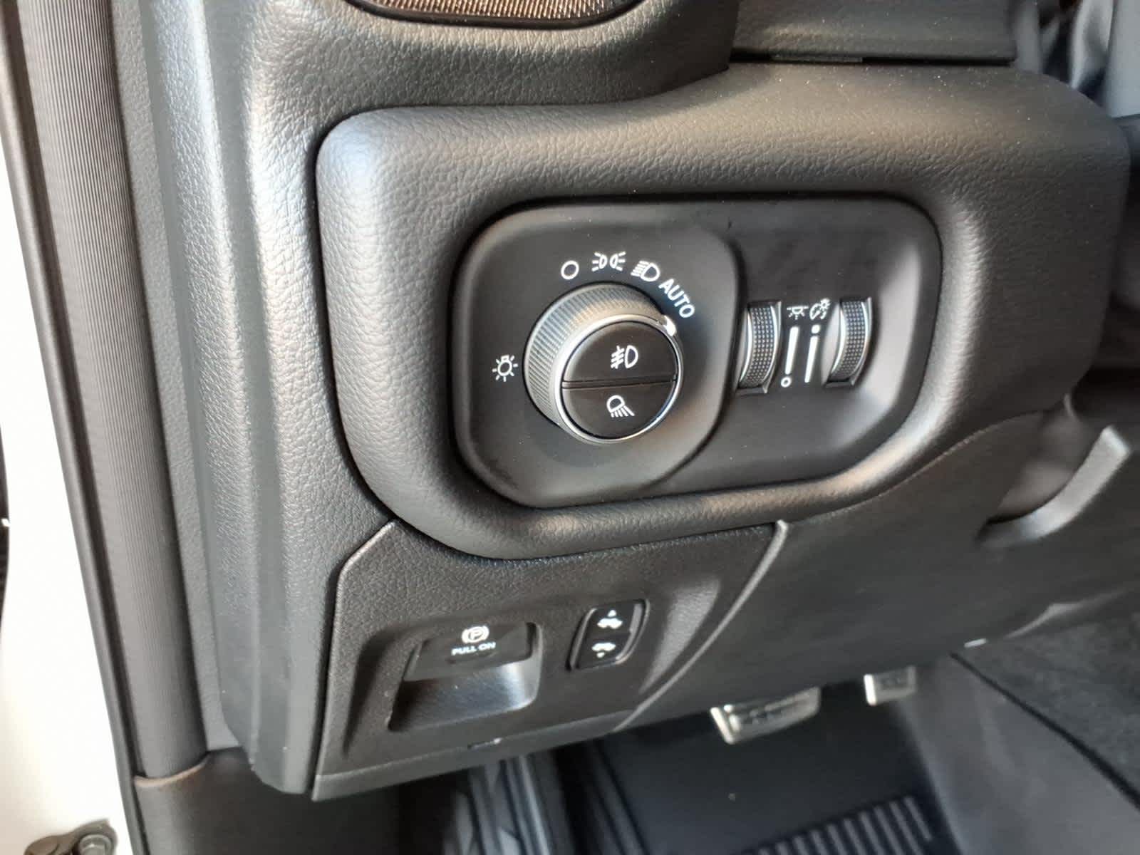 2027 RAM Ram 1500 RAM 1500 REBEL CREW CAB 4X4 5'7' BOX