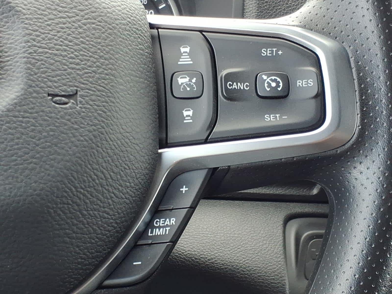 2026 RAM Ram 2500 RAM 2500 BLACK EXPRESS CREW CAB 4X4 6'4' BOX