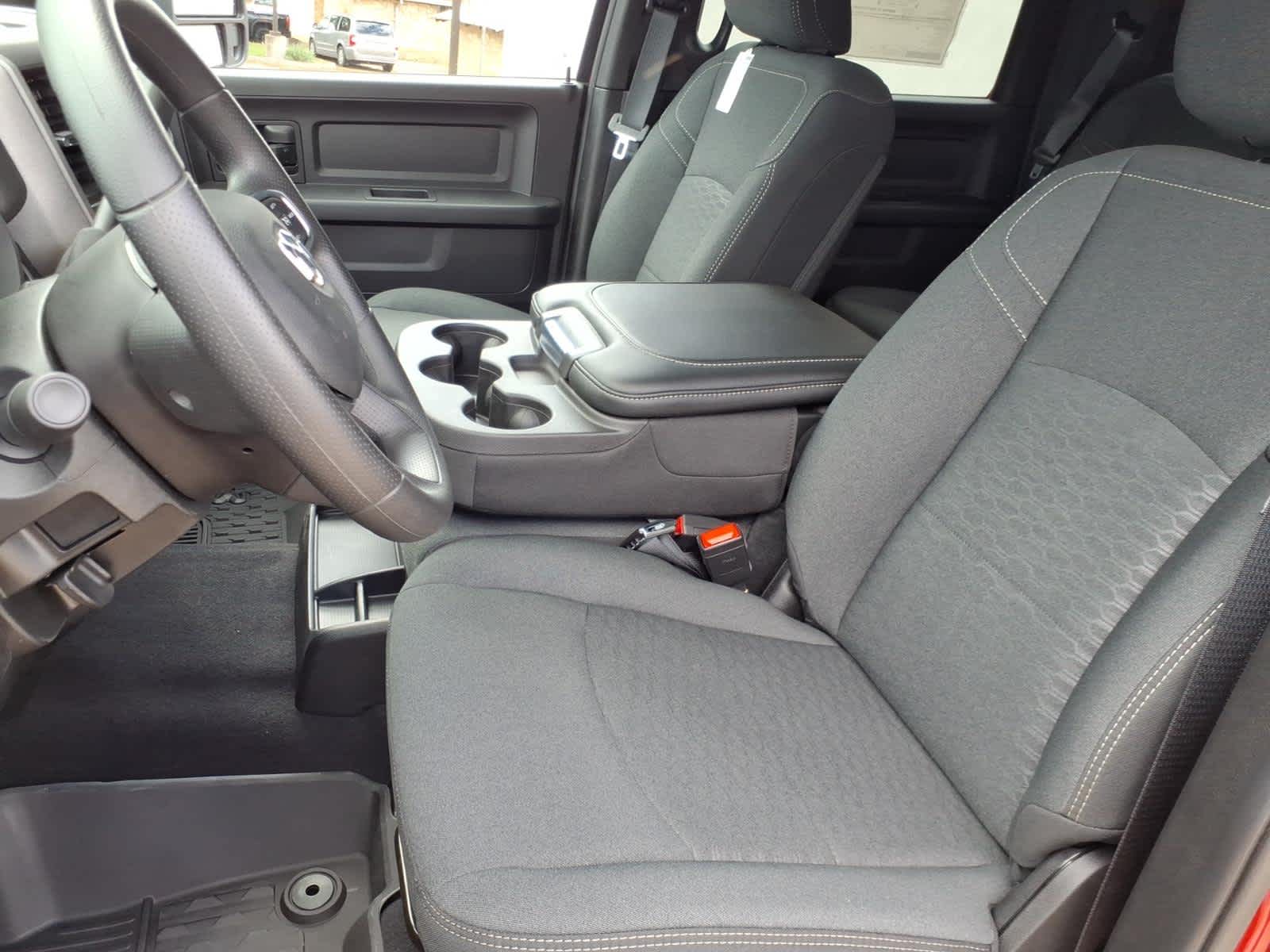 2026 RAM Ram 2500 RAM 2500 BLACK EXPRESS CREW CAB 4X4 6'4' BOX