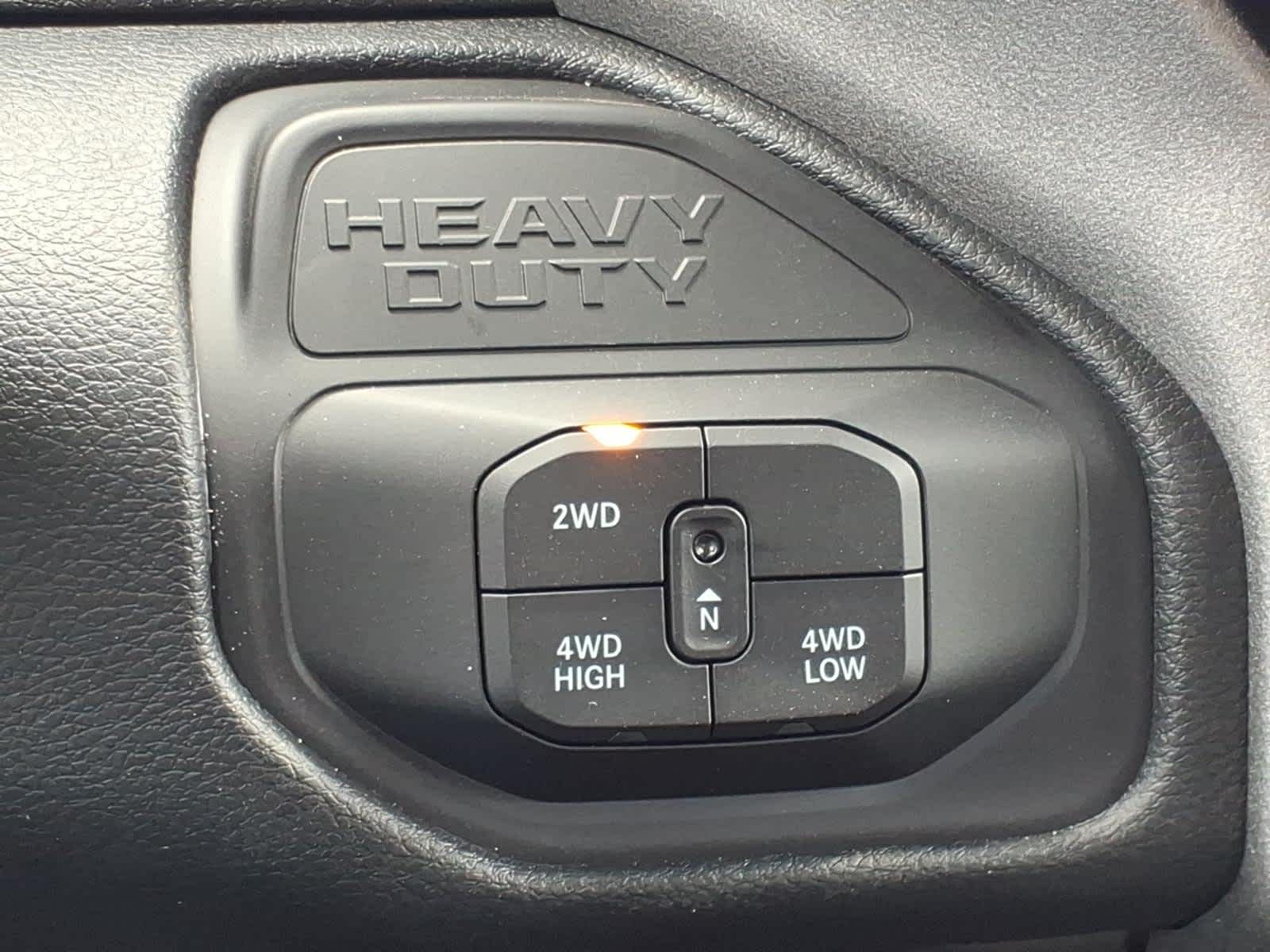 2026 RAM Ram 2500 RAM 2500 BLACK EXPRESS CREW CAB 4X4 6'4' BOX