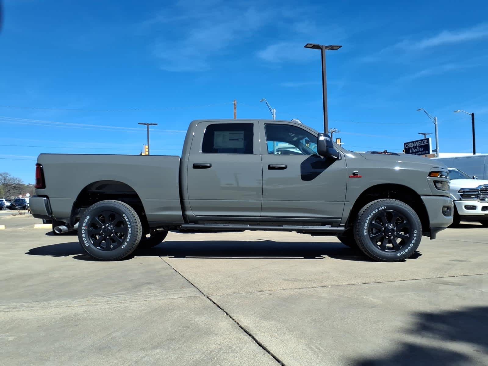 2026 RAM Ram 2500 RAM 2500 BLACK EXPRESS CREW CAB 4X4 6'4' BOX